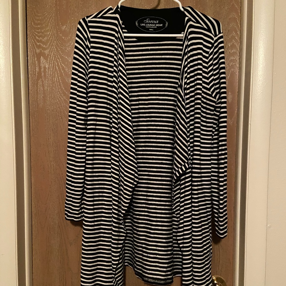 Striped pocketed cardigan